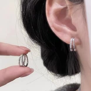 シルバーアクセサリー 上品な小粒クリスタルフープピアス