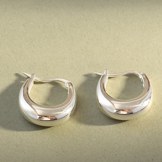 シルバーアクセサリー 曲線美ドロップピアス