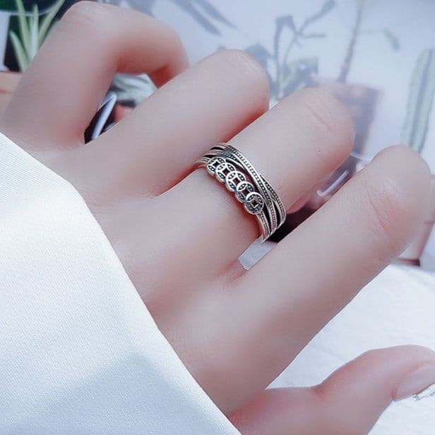 シルバーアクセサリー 古典模様の重ね輪リング
