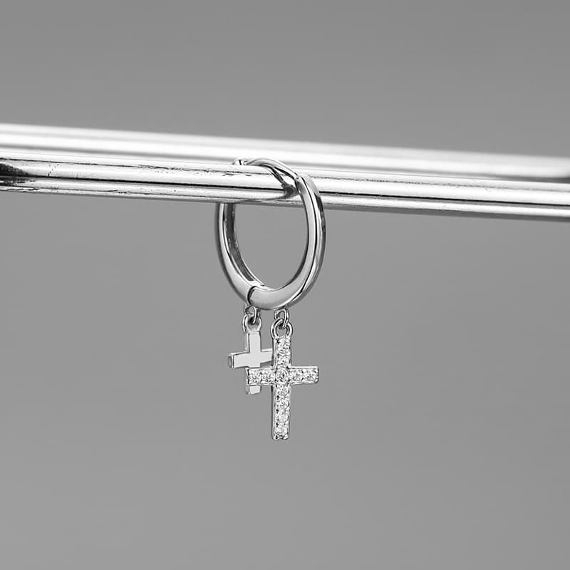 シルバーアクセサリー 十字架デザイン チャームフープピアス