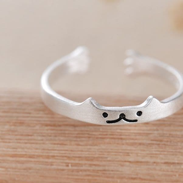 シルバーアクセサリー 猫の微笑み フリーサイズリング