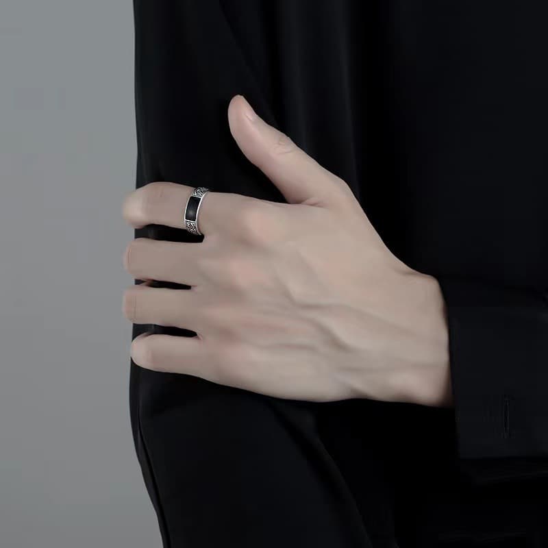 シルバーアクセサリー 唐草模様 黒玉シンプルリング