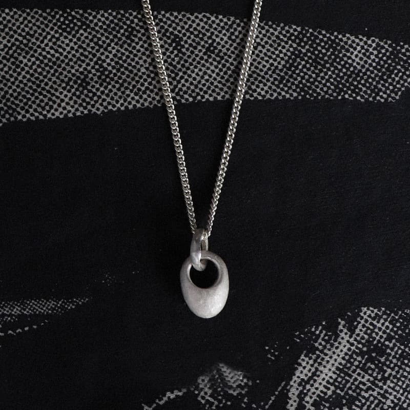 シルバーアクセサリー 月のしずく ネックレス