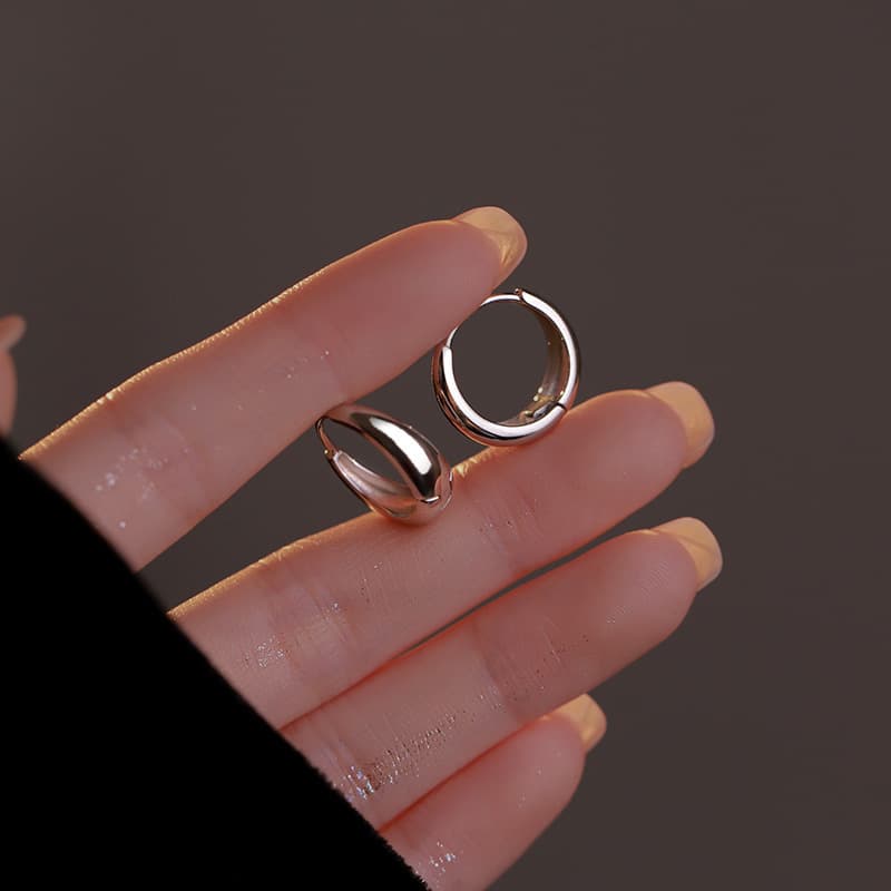 シルバーアクセサリー シンプル二重ひねりフープピアス