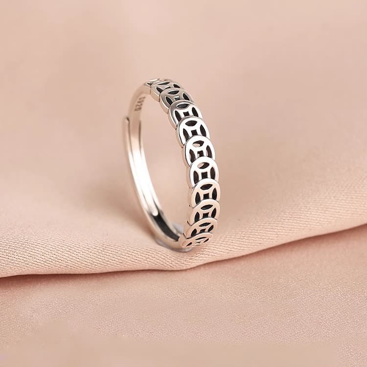 シルバーアクセサリー 幾何学模様デザイン透かしリング
