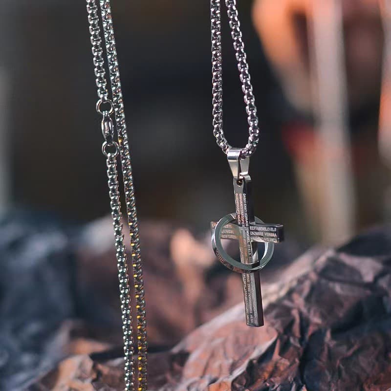 シルバーアクセサリー 十字架と輪のペアネックレス
