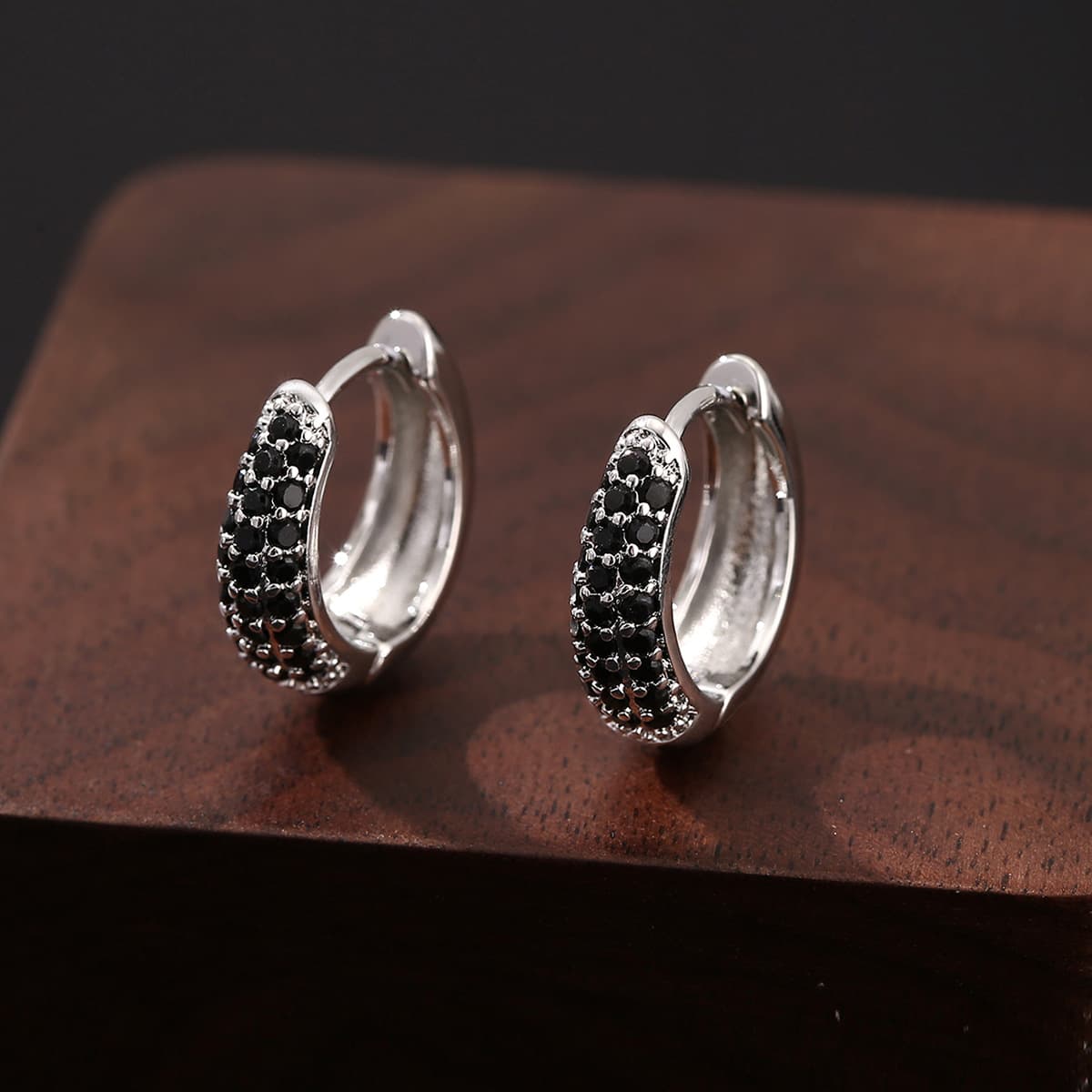 シルバーアクセサリー 煌めき美シルエット フープピアス