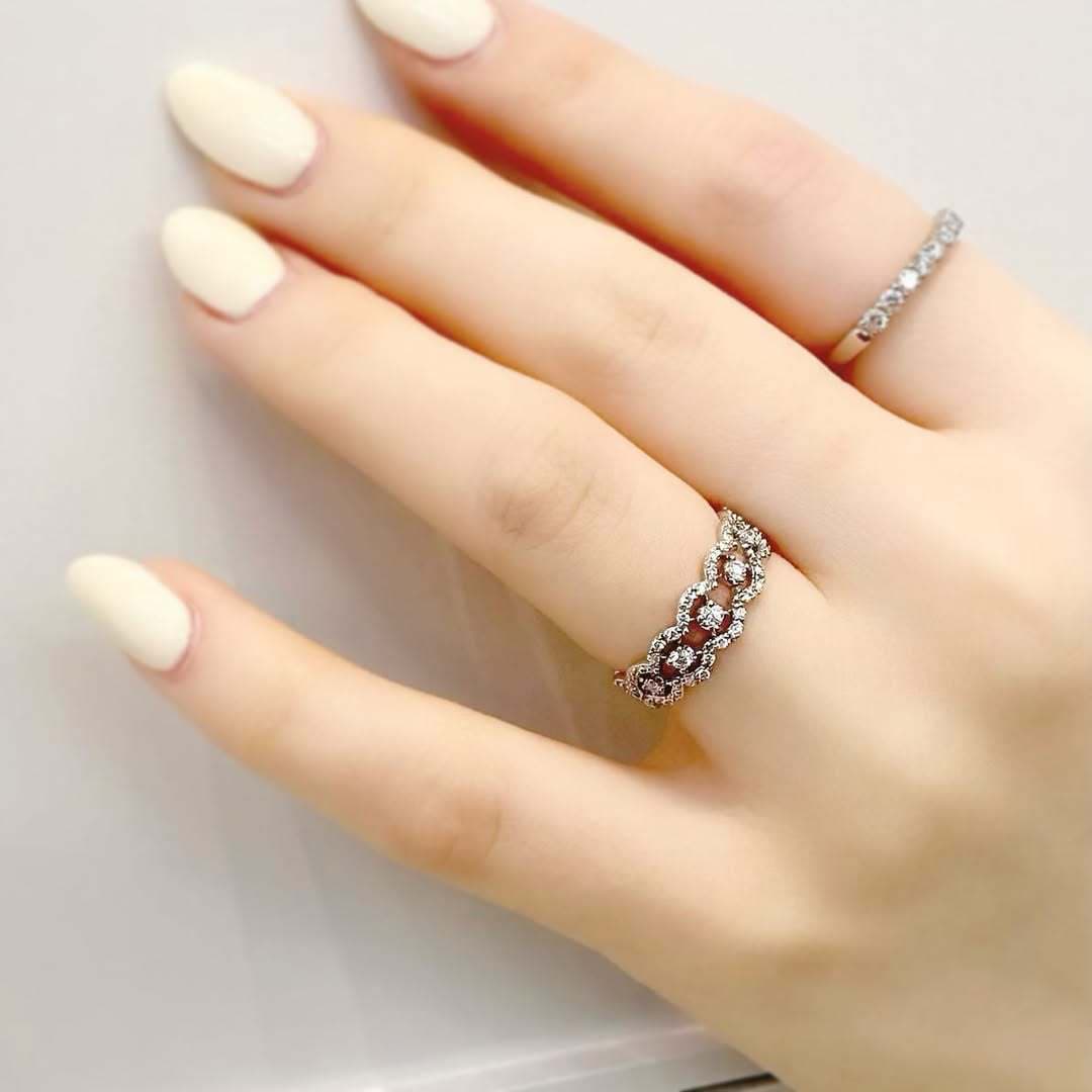シルバーアクセサリー 輝きの連環リング