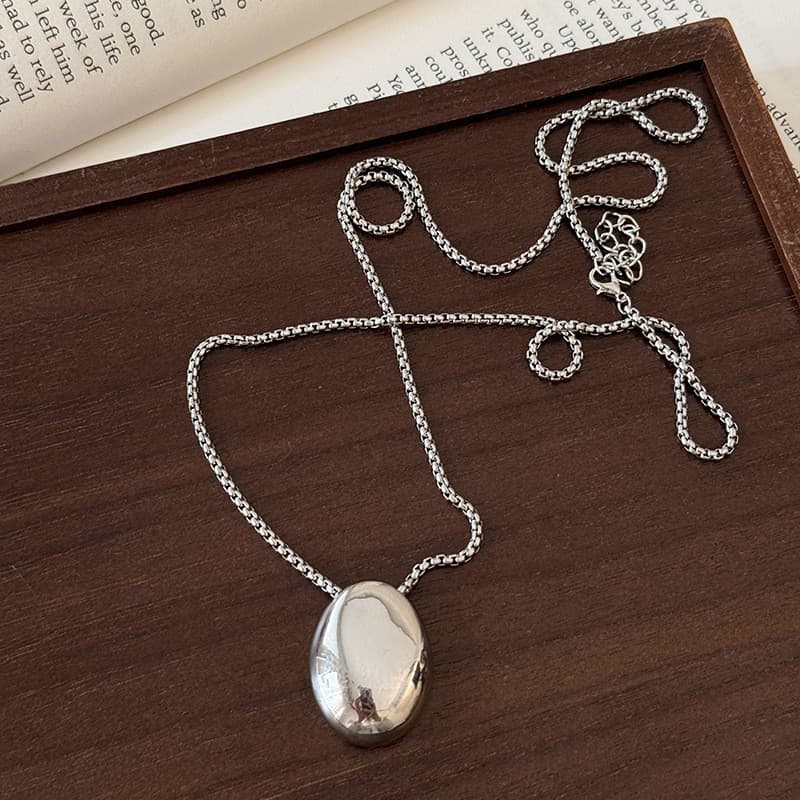 シルバーアクセサリー しずく型ペンダント ネックレス