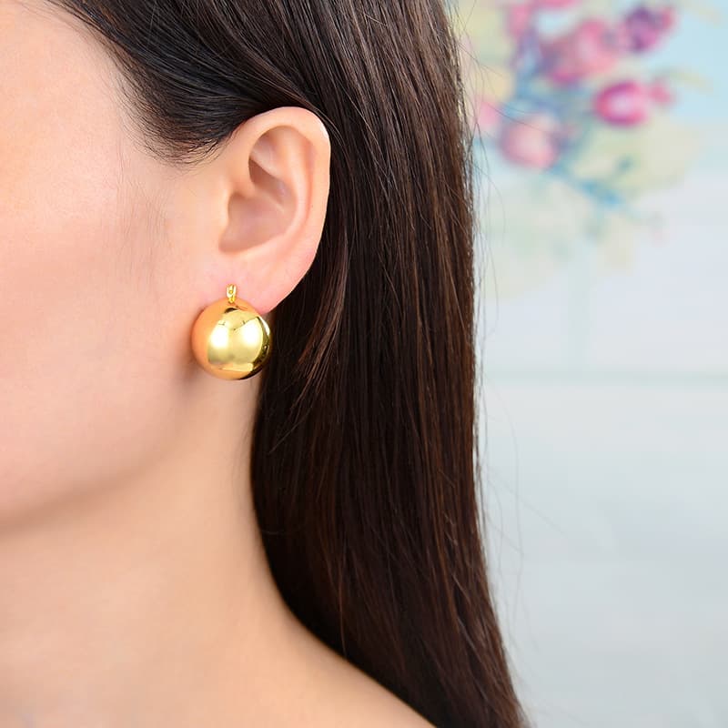 シルバーアクセサリー 繊細曲線ドーム型ピアス