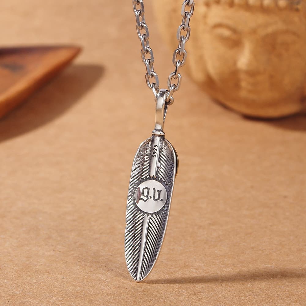シルバーアクセサリー 神秘の眼 羽根ネックレス