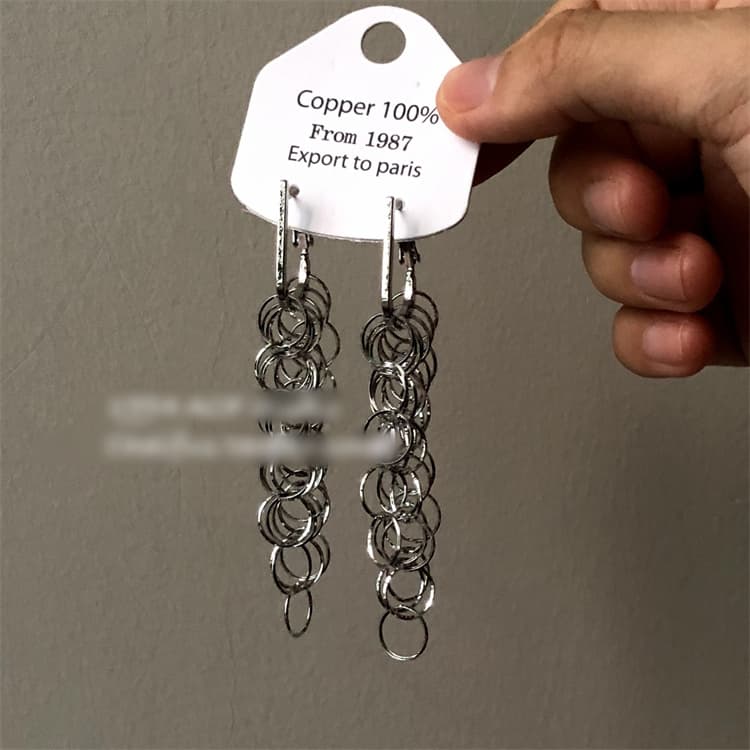 シルバーアクセサリー 連鎖輪模様の揺れる長めピアス 上品な垂れ下がり装飾