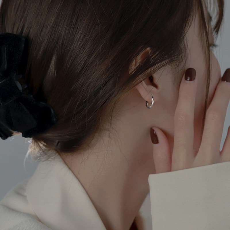 シルバーアクセサリー 洗練シンプルフープピアス