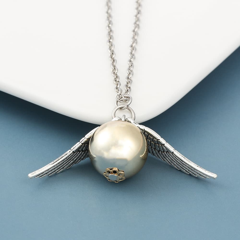 シルバーアクセサリー 天使の翼つき球体ネックレス