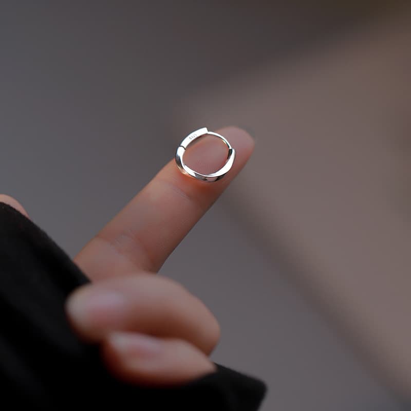 シルバーアクセサリー 洗練シンプルフープピアス