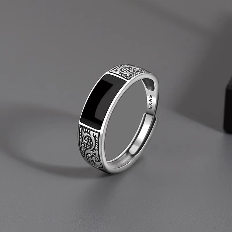シルバーアクセサリー 唐草模様 黒玉シンプルリング