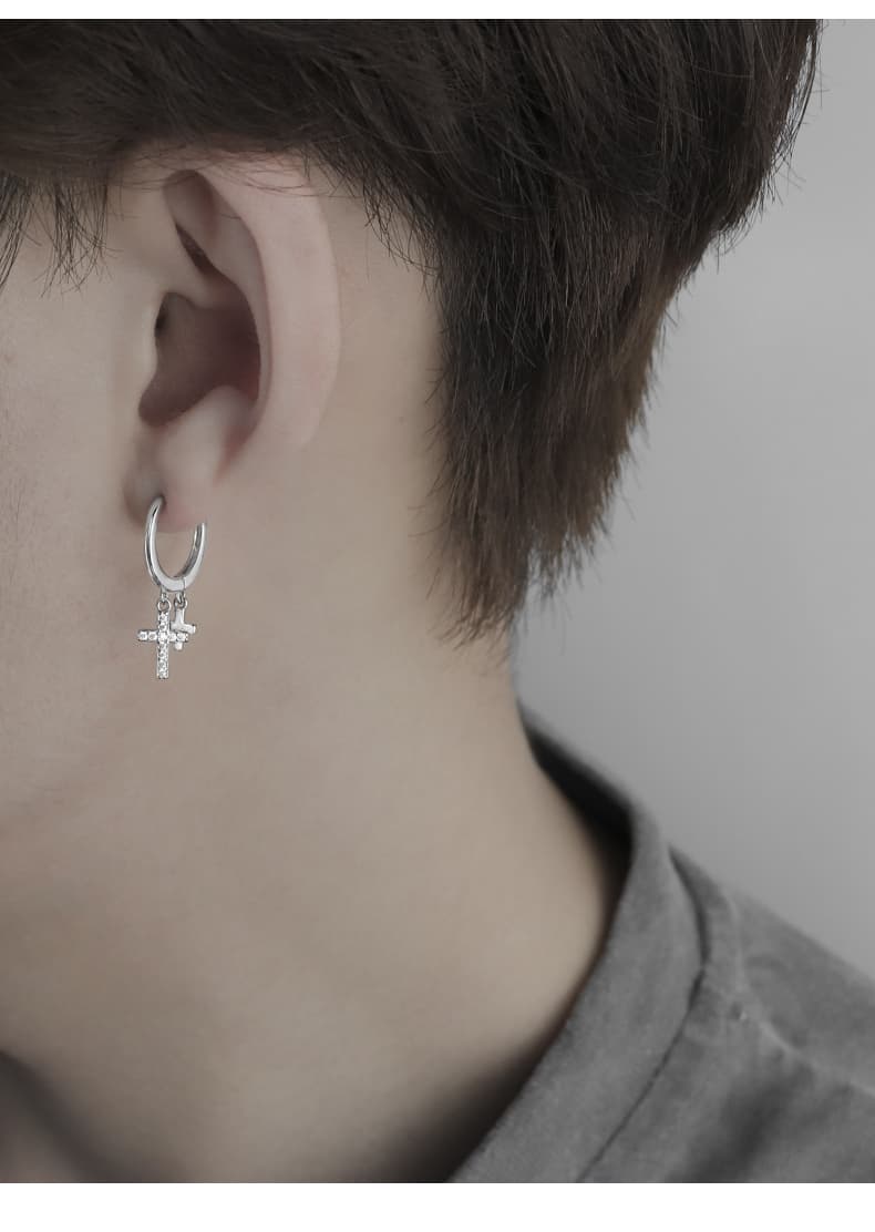 シルバーアクセサリー 十字架デザイン チャームフープピアス