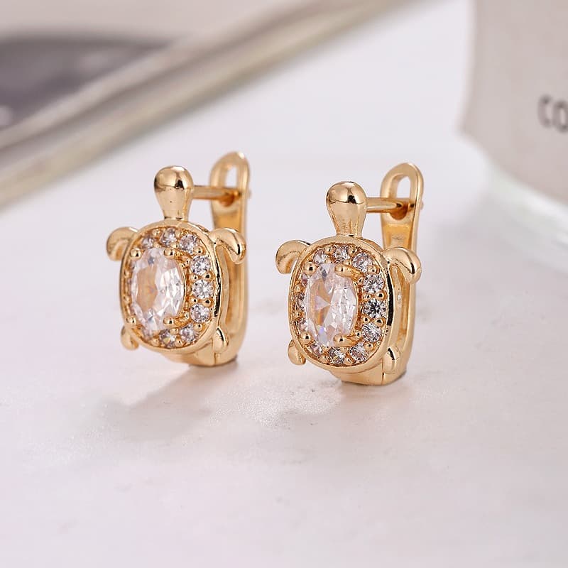 シルバーアクセサリー すっきり輝く亀モチーフの揺れピアス
