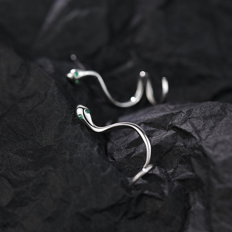 シルバーアクセサリー うねる蛇のゆらぎピアス