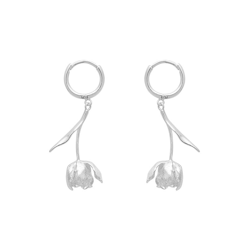 シルバーアクセサリー つぼみ揺れるチューリップピアス