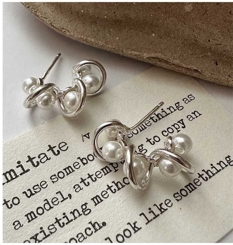 シルバーアクセサリー 純銀925 花型パール付きスタッドピアス