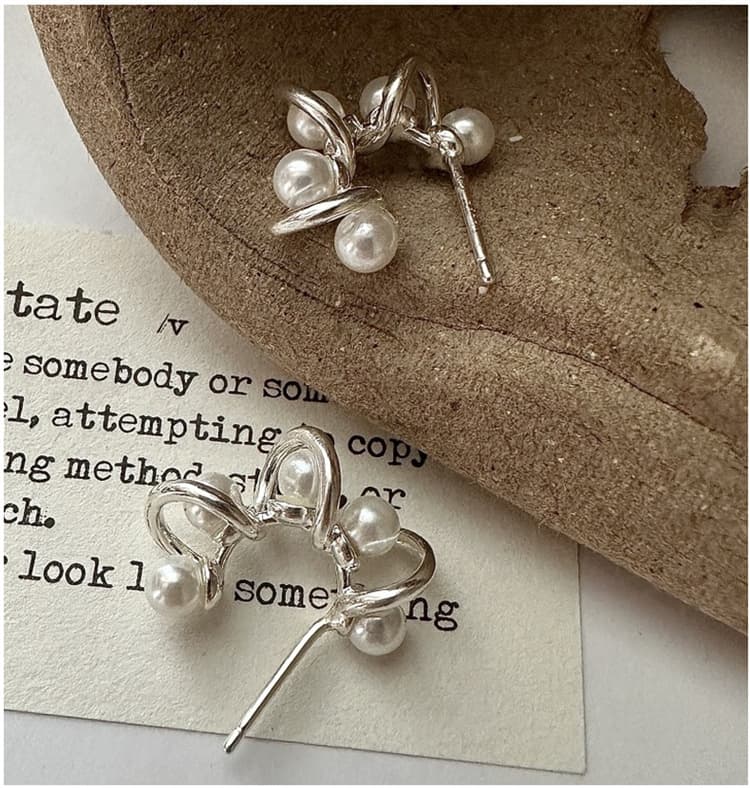 シルバーアクセサリー 純銀925 花型パール付きスタッドピアス