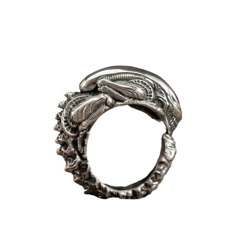 シルバーアクセサリー 異形生命体モチーフの装飾リング