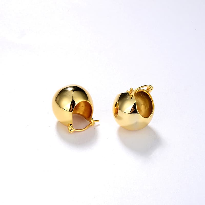 シルバーアクセサリー 繊細曲線ドーム型ピアス