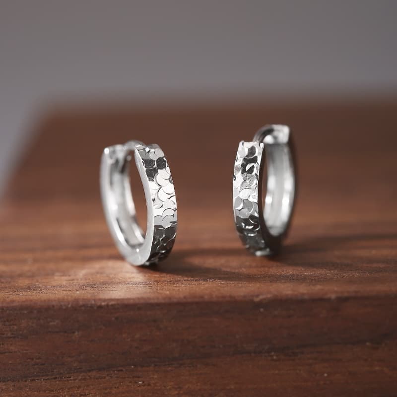シルバーアクセサリー 星屑のようなきらめき フープピアス