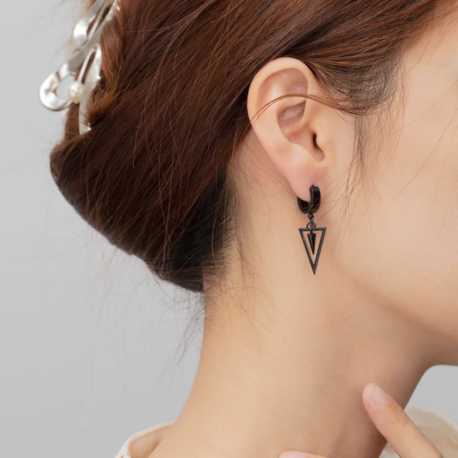 シルバーアクセサリー 三角錐かっこいいフープピアス