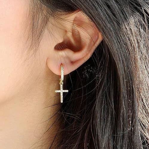シルバーアクセサリー キラめき十字架ピアス