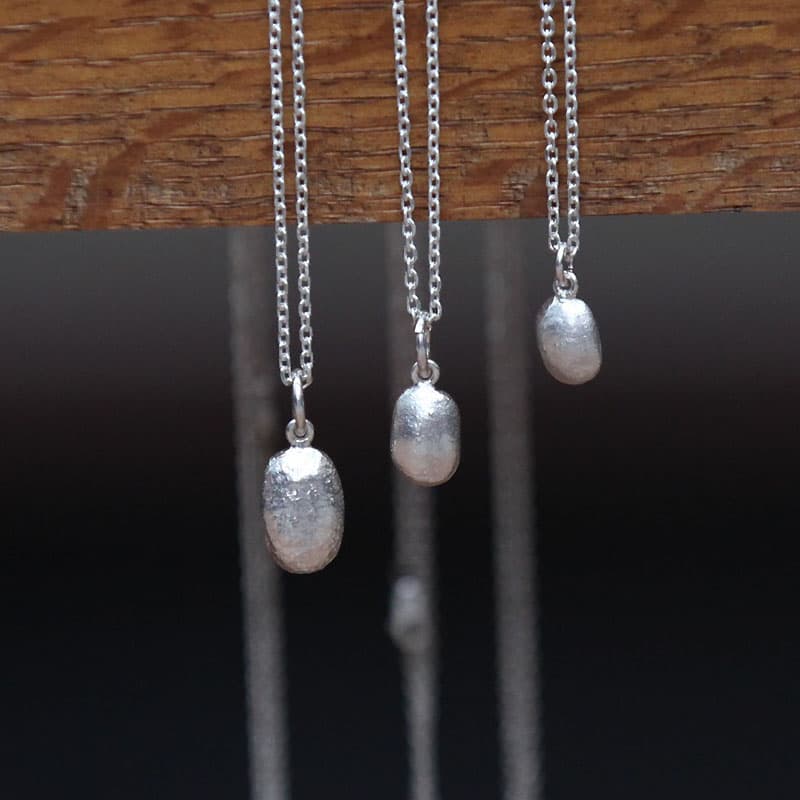 シルバーアクセサリー 玉子型 凹凸デザイン ペンダント