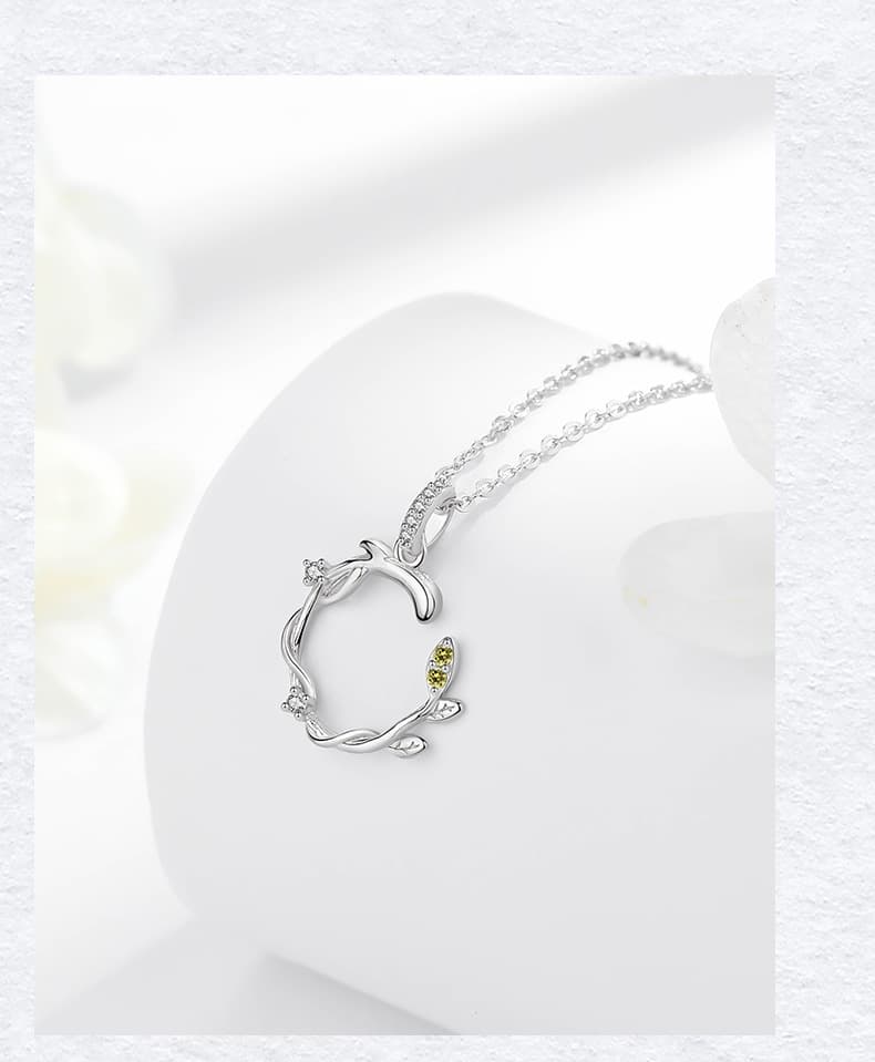 シルバーアクセサリー 葉巻きリースのペンダント