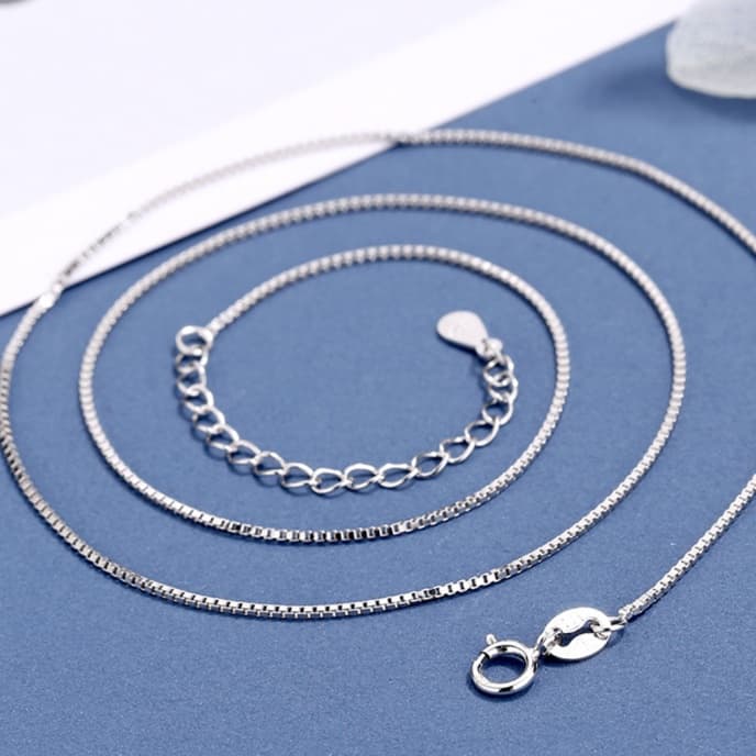 シルバーアクセサリー シンプル細身チェーンネックレス