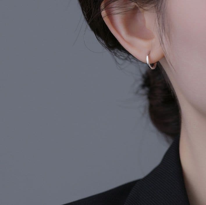 シルバーアクセサリー シンプル輪フープイヤリング