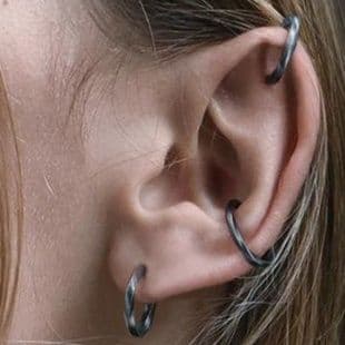 シルバーアクセサリー 二連フープ耳元アクセント