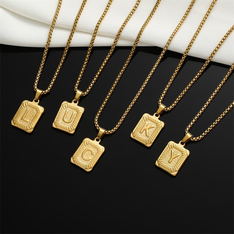 シルバーアクセサリー イニシャル彫刻レトロペンダント