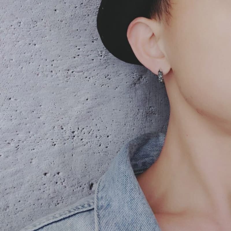 シルバーアクセサリー 翼のしずく 三日月フープピアス