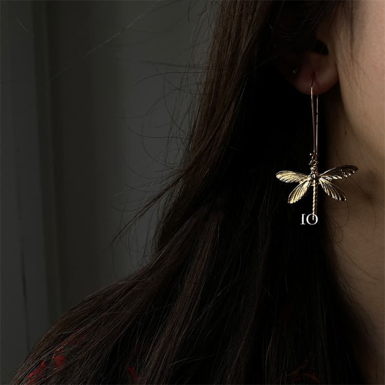 シルバーアクセサリー トンボモチーフピアス レトロ上品 レディース耳飾り