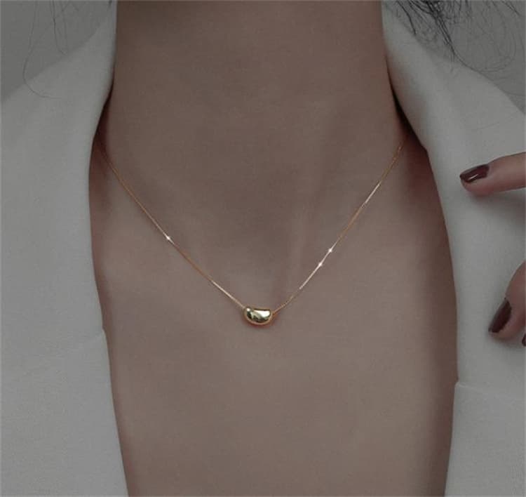 シルバーアクセサリー シンプル豆型ペンダントネックレス