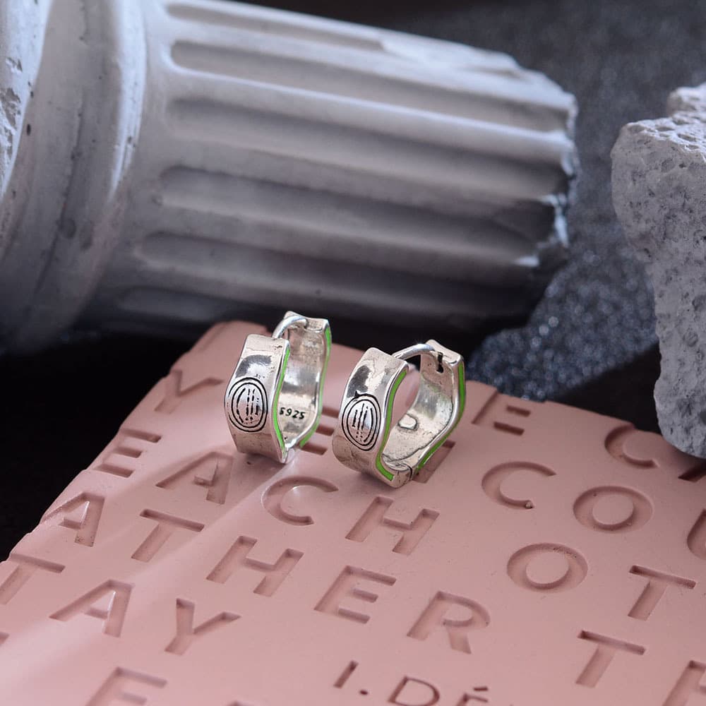 シルバーアクセサリー 印章風フープピアス