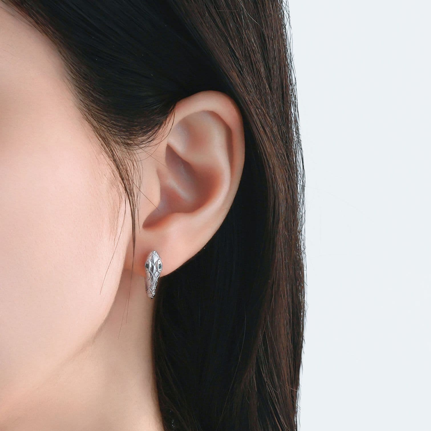 シルバーアクセサリー 蛇モチーフクロスメッシュピアス