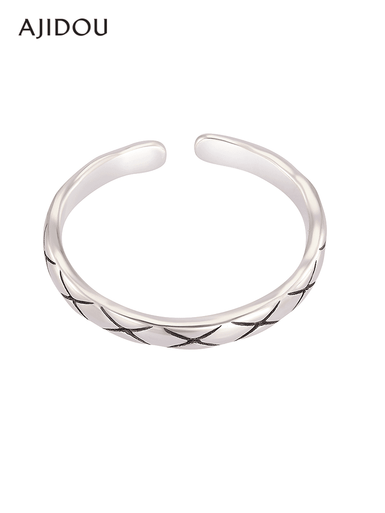 シルバーアクセサリー 菱格模様のフリーサイズリング