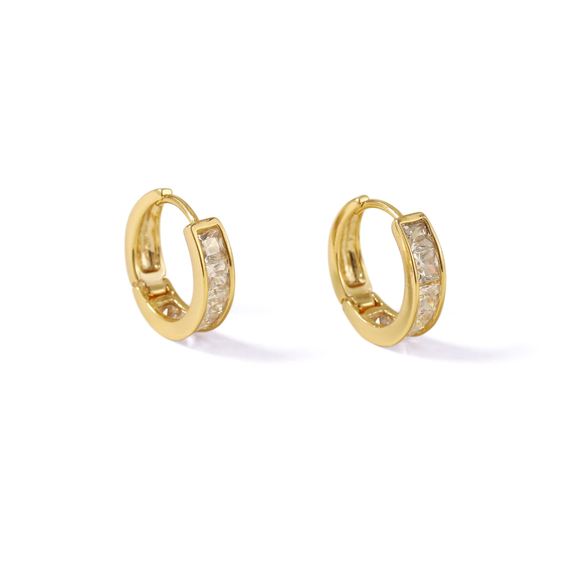 シルバーアクセサリー キラキラ輝く フープピアス