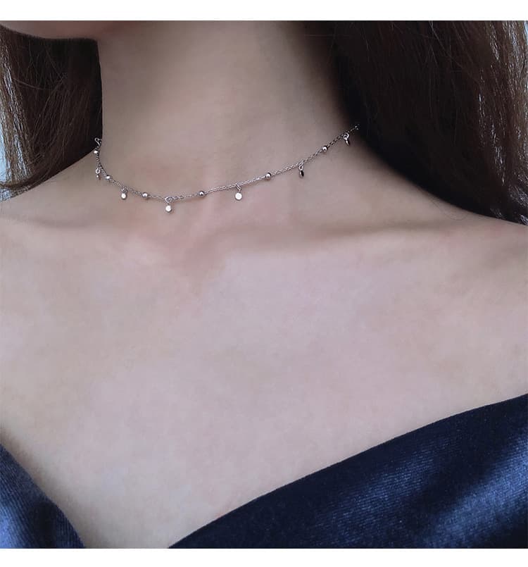 シルバーアクセサリー 優美な小粒飾りチョーカー