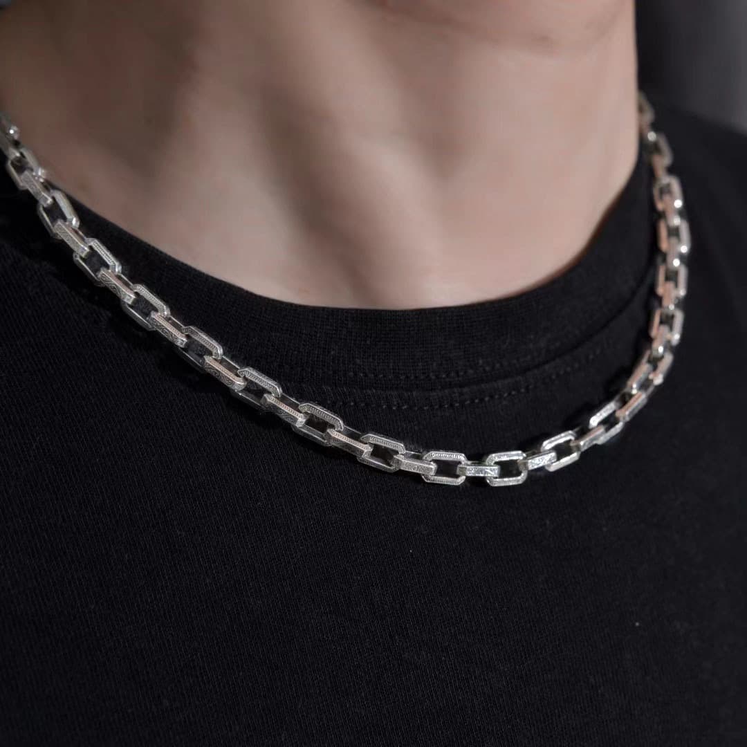 シルバーアクセサリー 唐草模様彫刻シリンダーチェーン