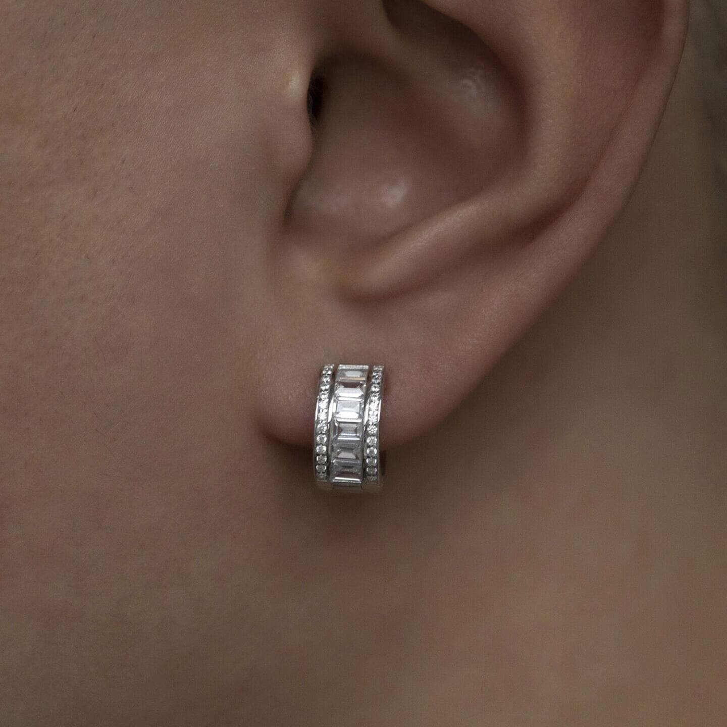 シルバーアクセサリー 贅沢多面クリスタルピアス