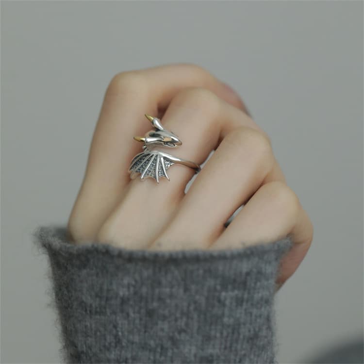 シルバーアクセサリー 竜の翼モチーフ指輪 個性派シルバーリング