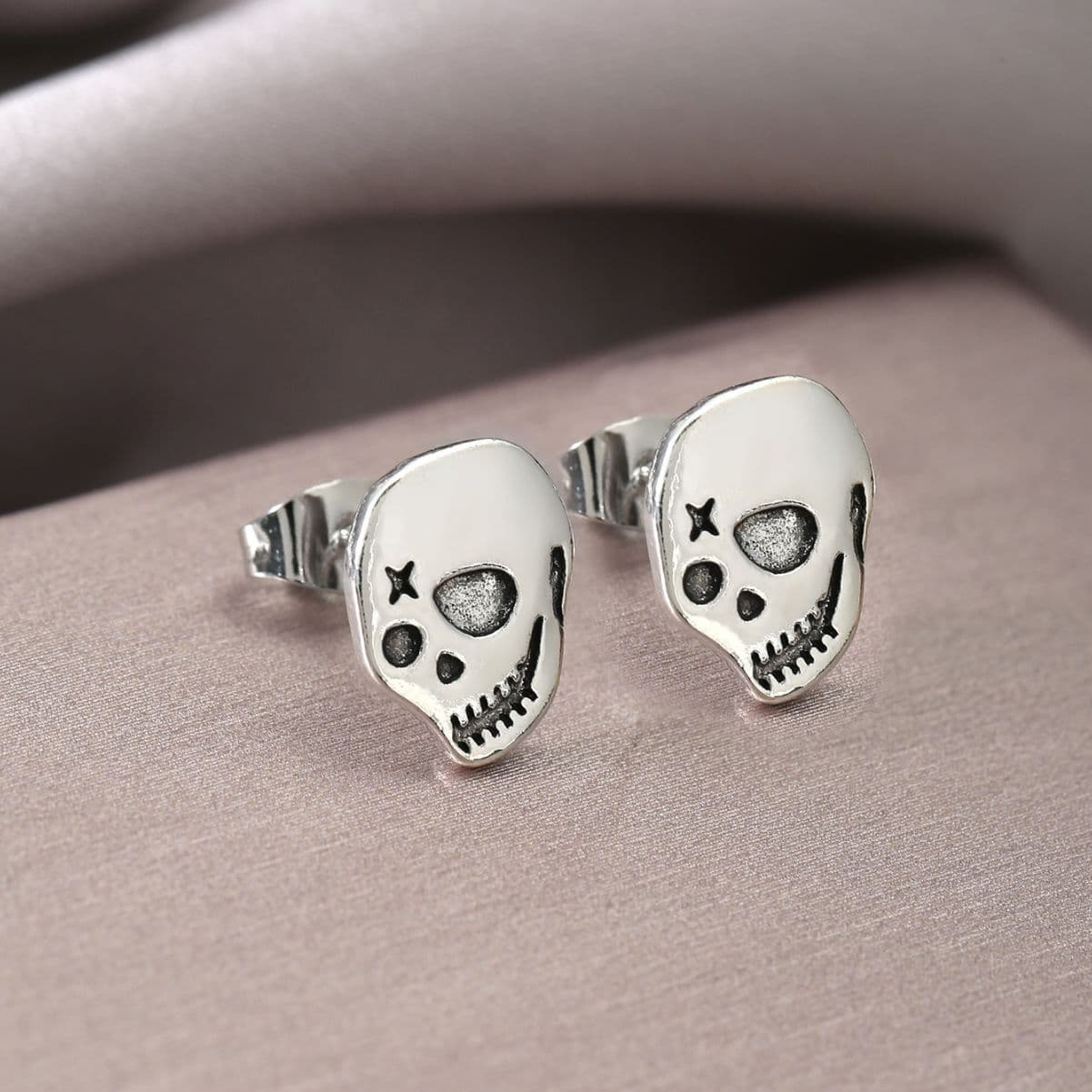 シルバーアクセサリー どくろのジョークピアス