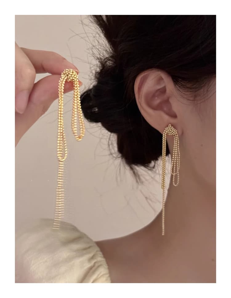 シルバーアクセサリー 多層フリンジ揺れるピアス シルバー色 大人女性
